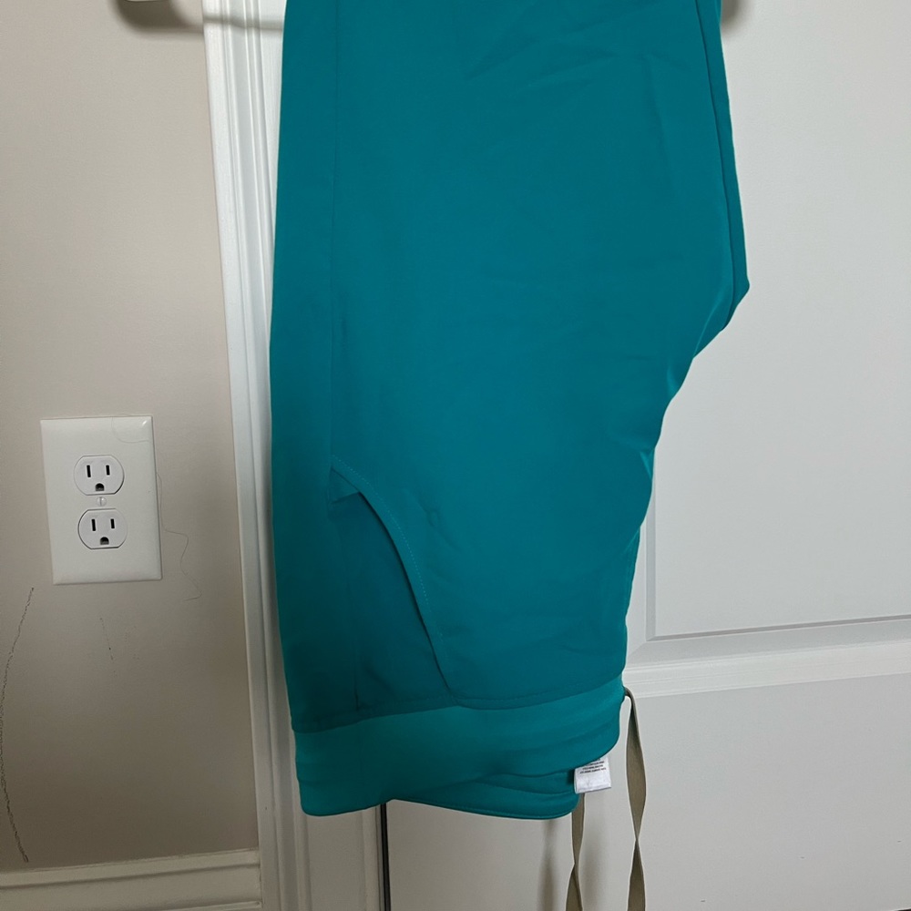 FIGS Zamora Jogger Scrub Pants (Teal)